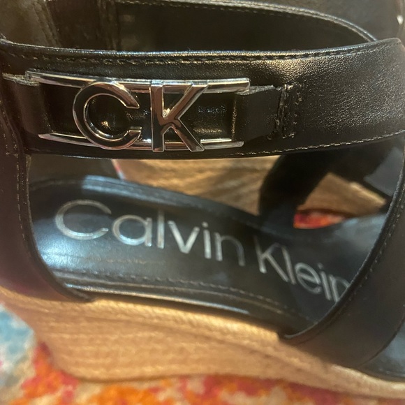 Calvin Klein wedge/espadrilles - Picture 2 of 4